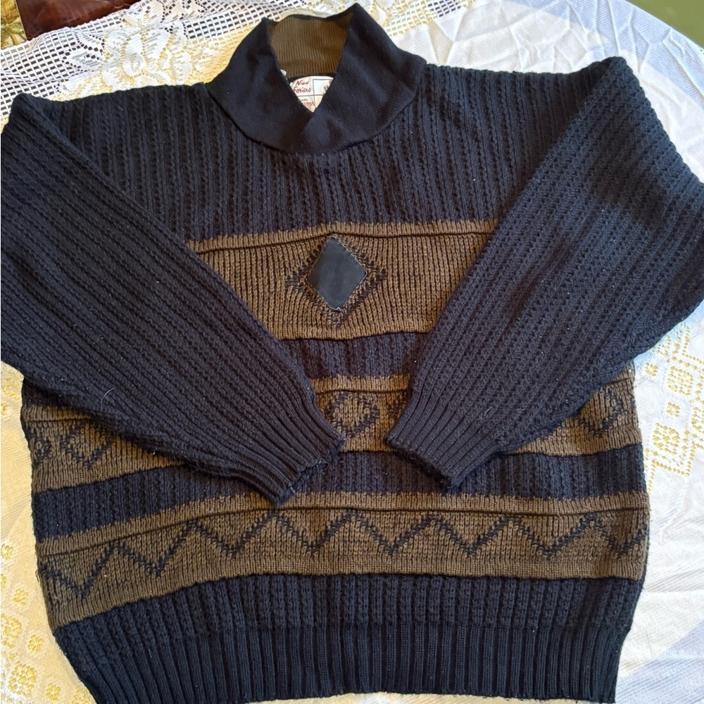 Vintage Men's Black and Brown Patterned Knit Sweater